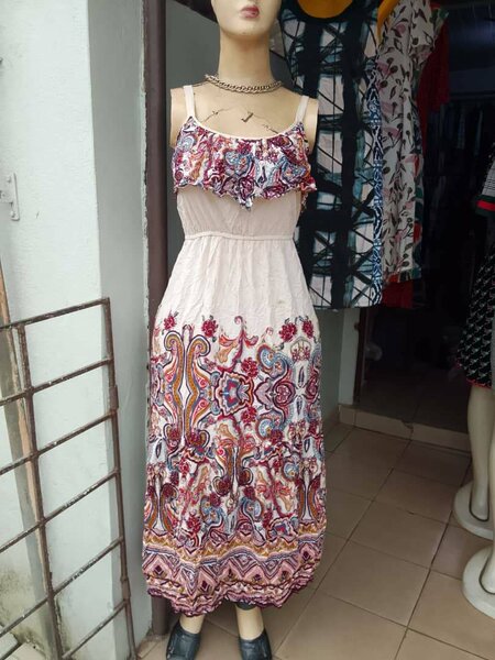Robe élégante à motifs féminins