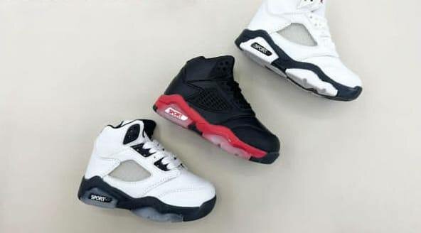 Adidas/Nike