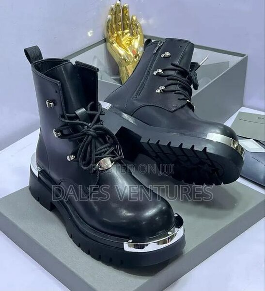 SHOE