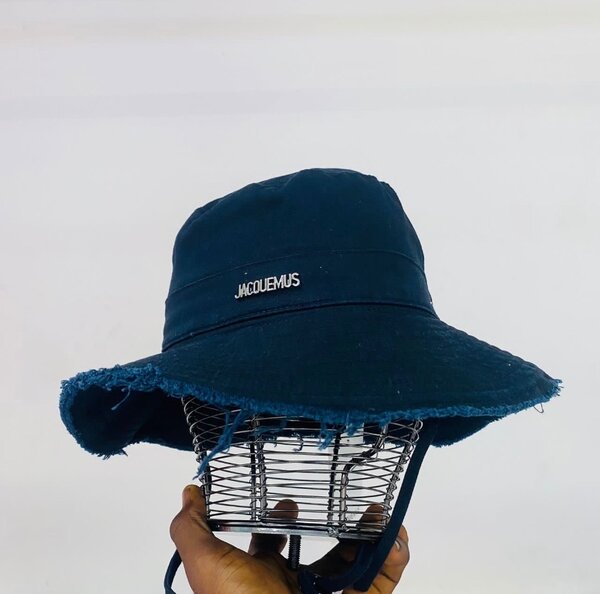 Caps