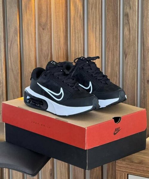 Nike runners