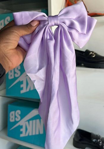Hairpin bow, lilac