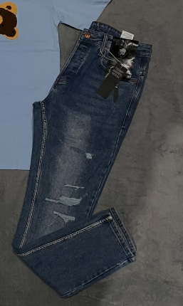 Jeans size 32