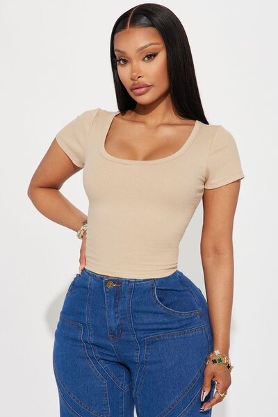 T-shirt col carré femme