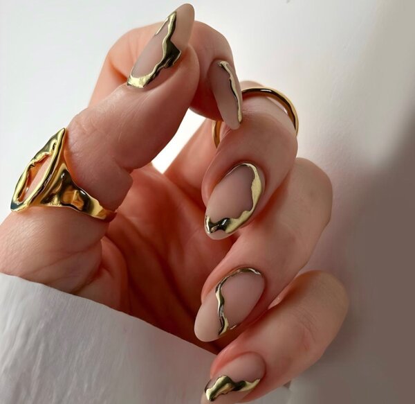 Press on nails
