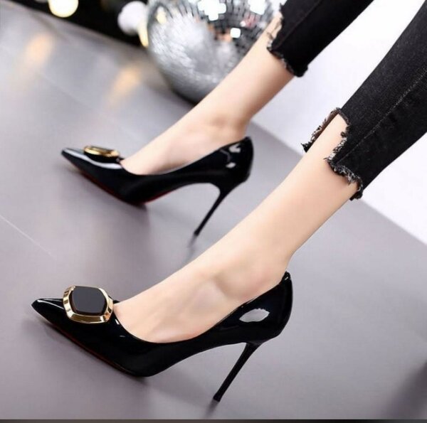 Shoe