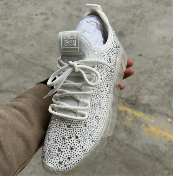 Ladies sneakers