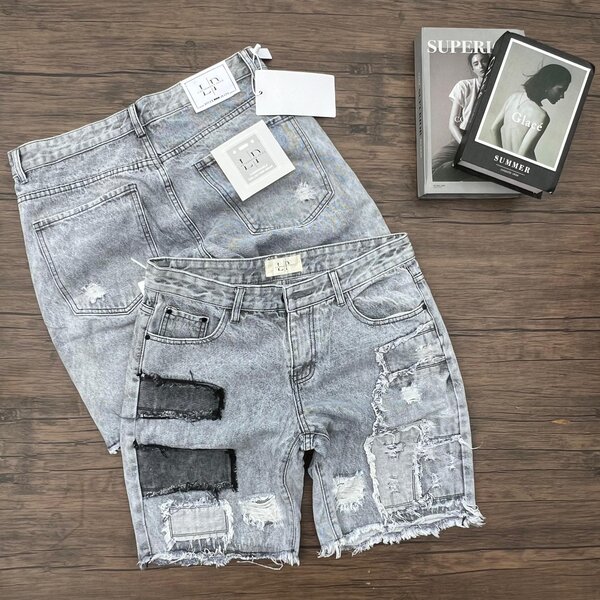 Short jeans