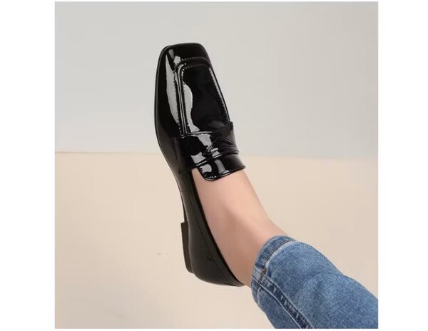 Mocassin vernir noir authentique  de pointure 38 à 43