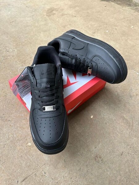 NIKE AIR FORCE ONE