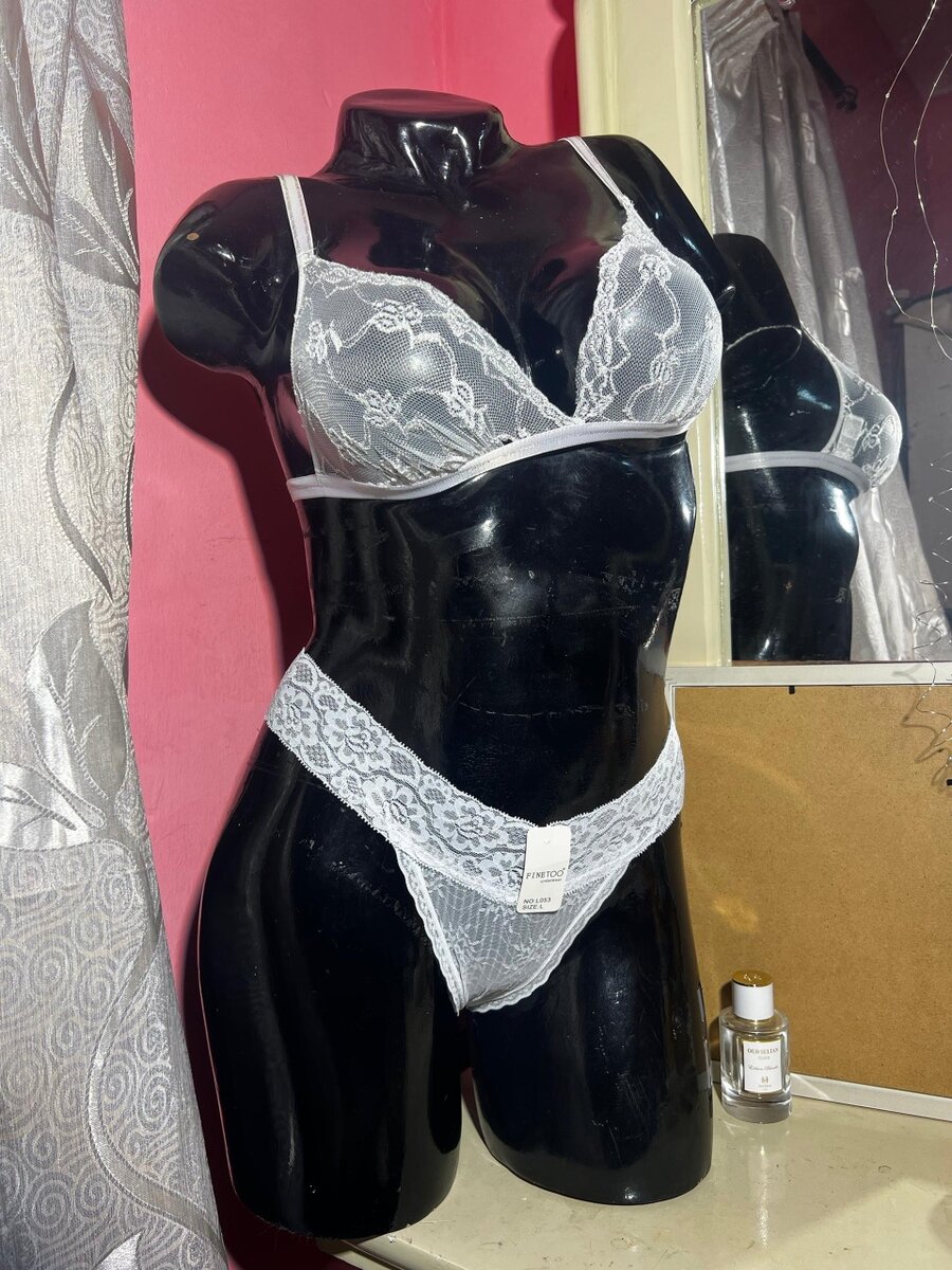 Ensemble lingerie dentelle blanche