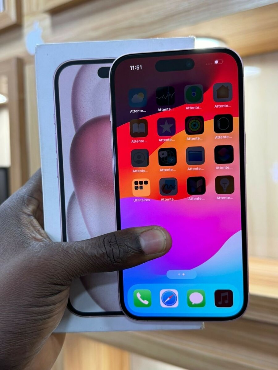 iPhone 15 simple
