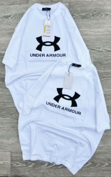 T-shirts oversize logo