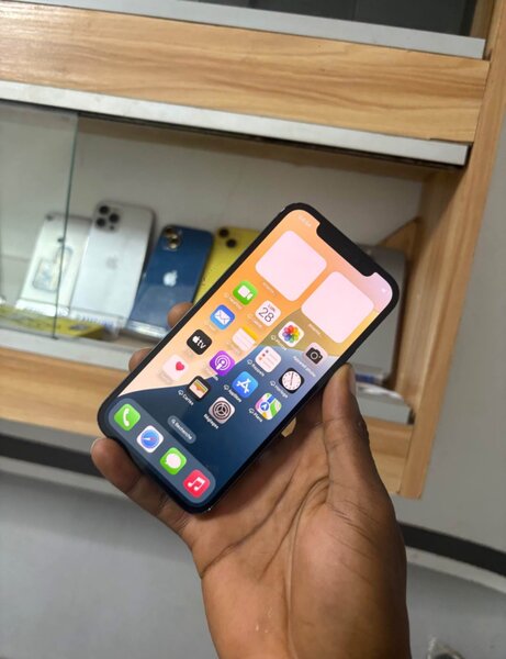 iPhone 12 Noir 64GB