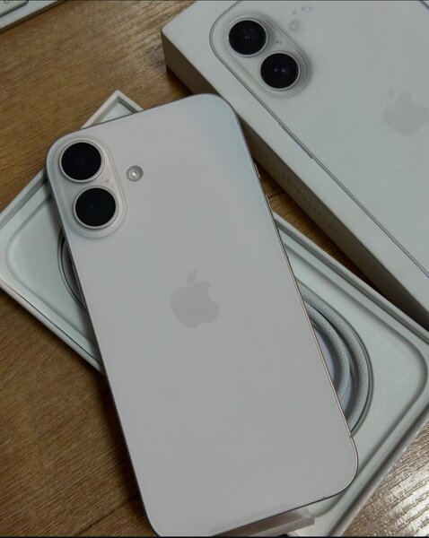 iPhone 16