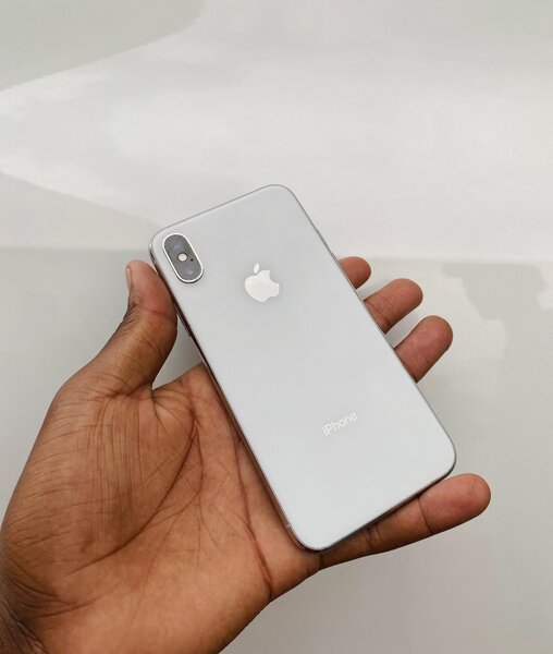 IPHONE X 64GB