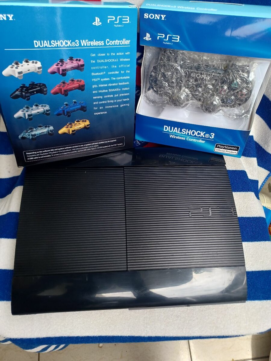 Console Sony PS3 + DualShock 3