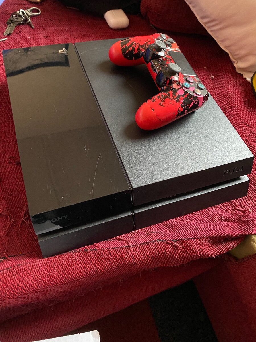 PS4 with 1 controller and 1 CD for sale