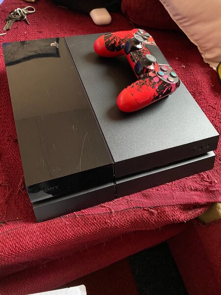 PS4 with 1 controller and 1 CD for sale