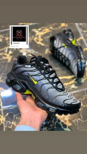 Basket Nike tn authentique ave