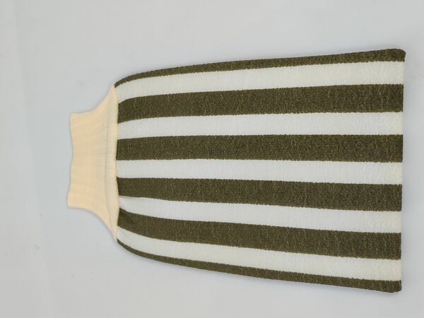 Exfoliating glove
