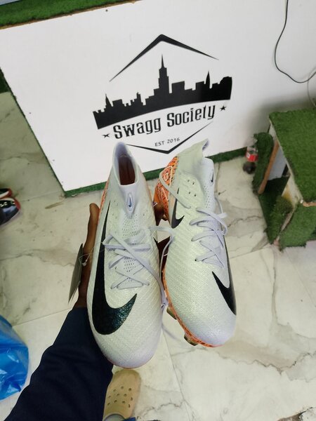 Air zoom Nike boots