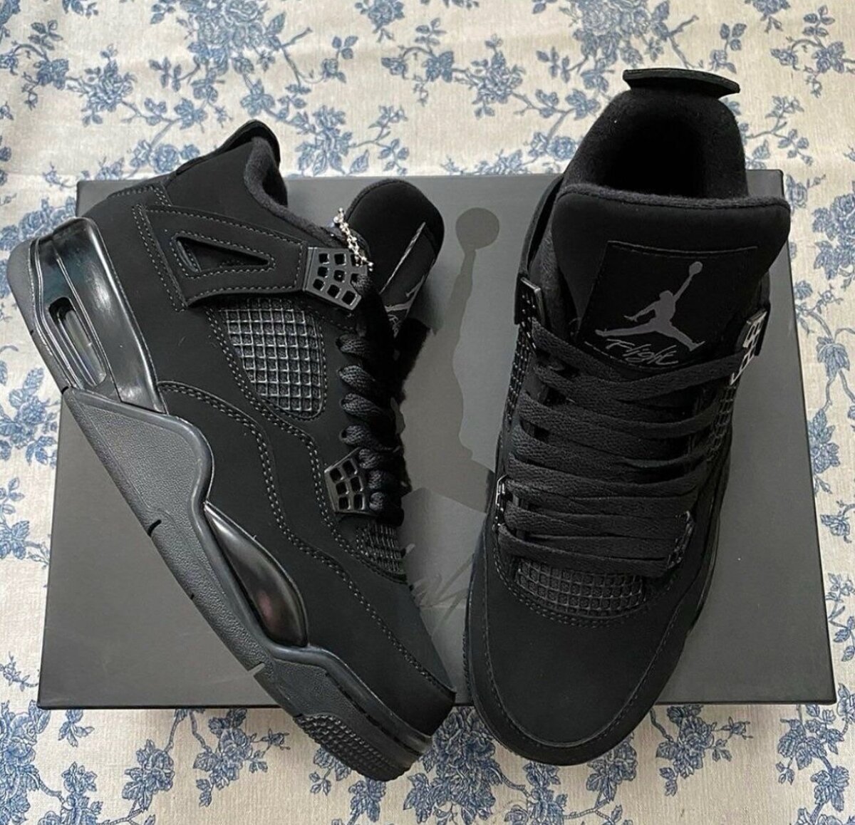 JORDAN 4