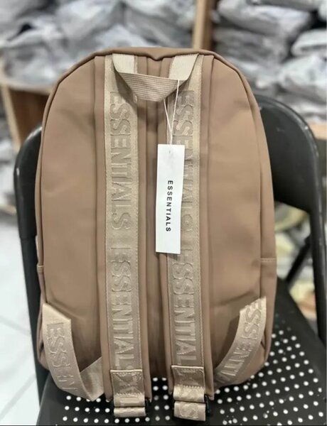 Sac à dos Essentials tendance
