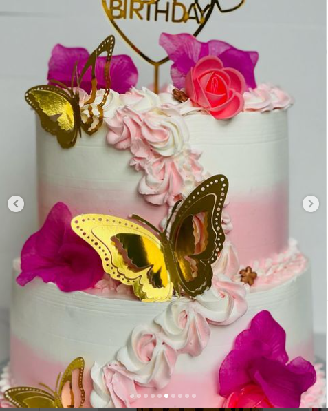 large cakes 
