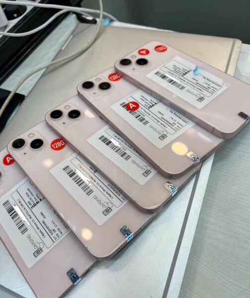 iPhone 13 simple