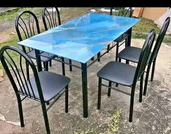Table vitrier