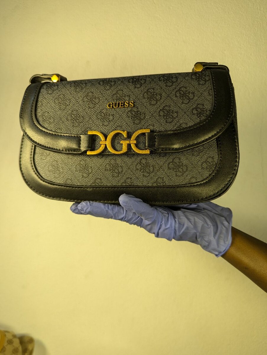 Sac à main Guess élégant