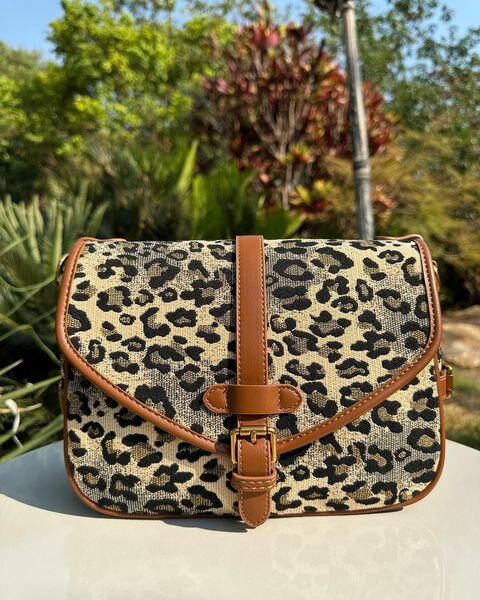 Shoulder bags