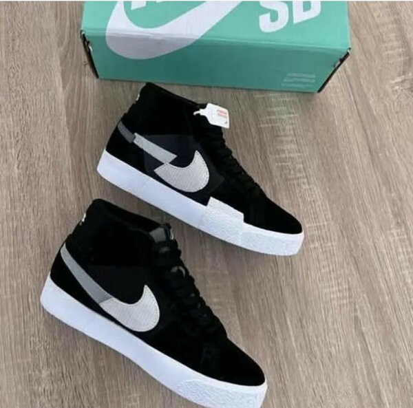 NIKE CLASSIC