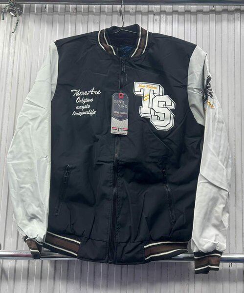 Veste universitaire tendance