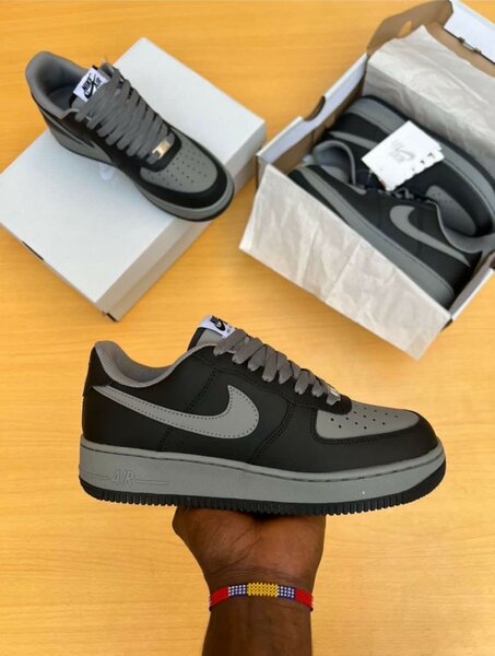Airforce 1 black and ash