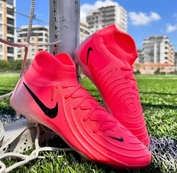 Soccer boots