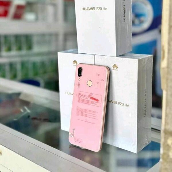 Smartphones Huawei P20 Lite et Y9