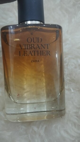 Parfum Zara Oud Vibrant Leather