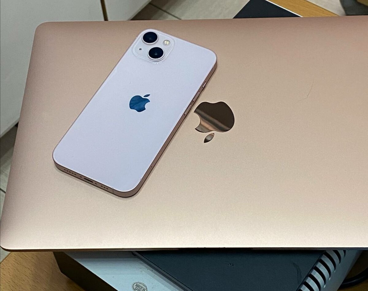 iPhone 13 256g