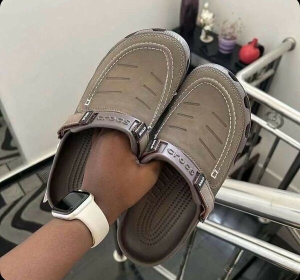 CROCS