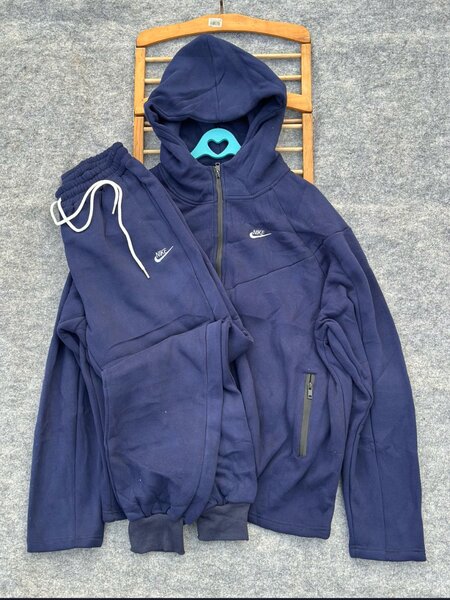 Les complets nike