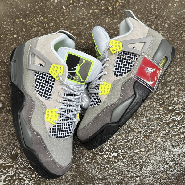 Jordan 4 