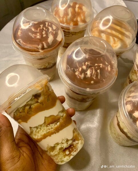 Cake jar