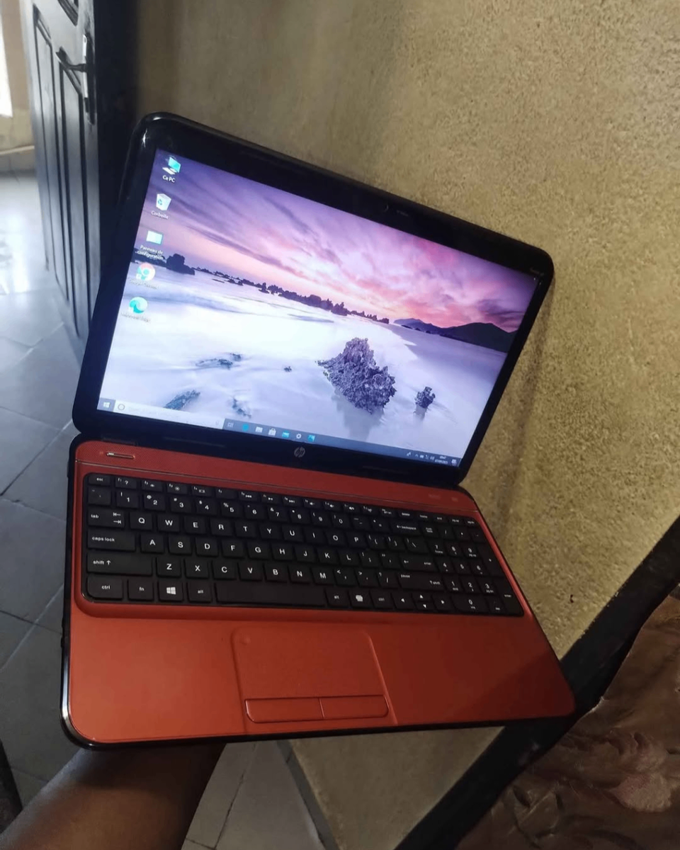Ordinateur portable HP rouge