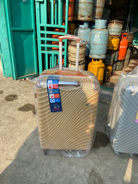 Valise à roulettes légère