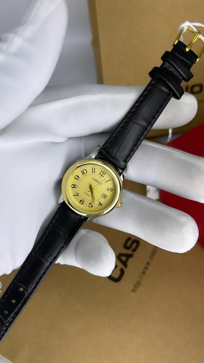 Montre Casio en cuir homme