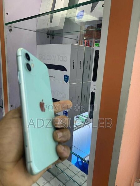iPhone 11 64 GB