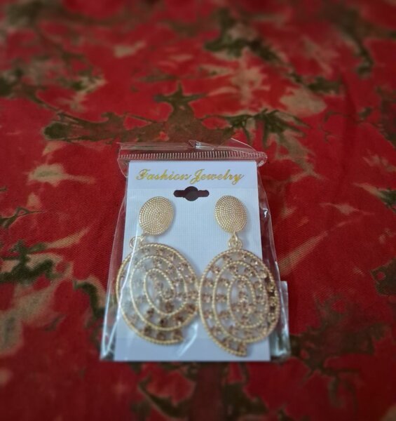 Boucles d'oreilles pendantes élégantes