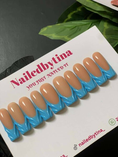 Nail tech